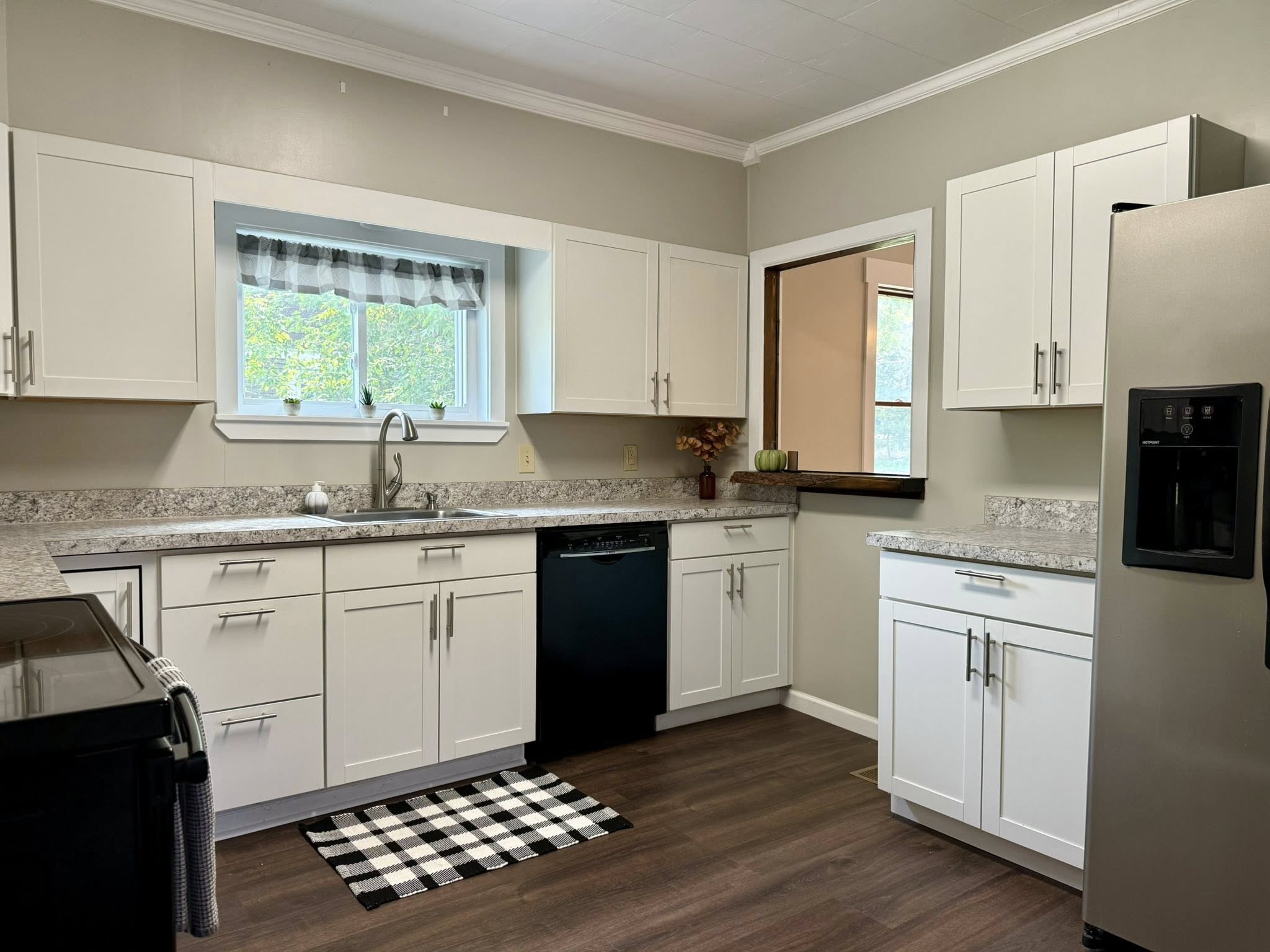 Listing Image1