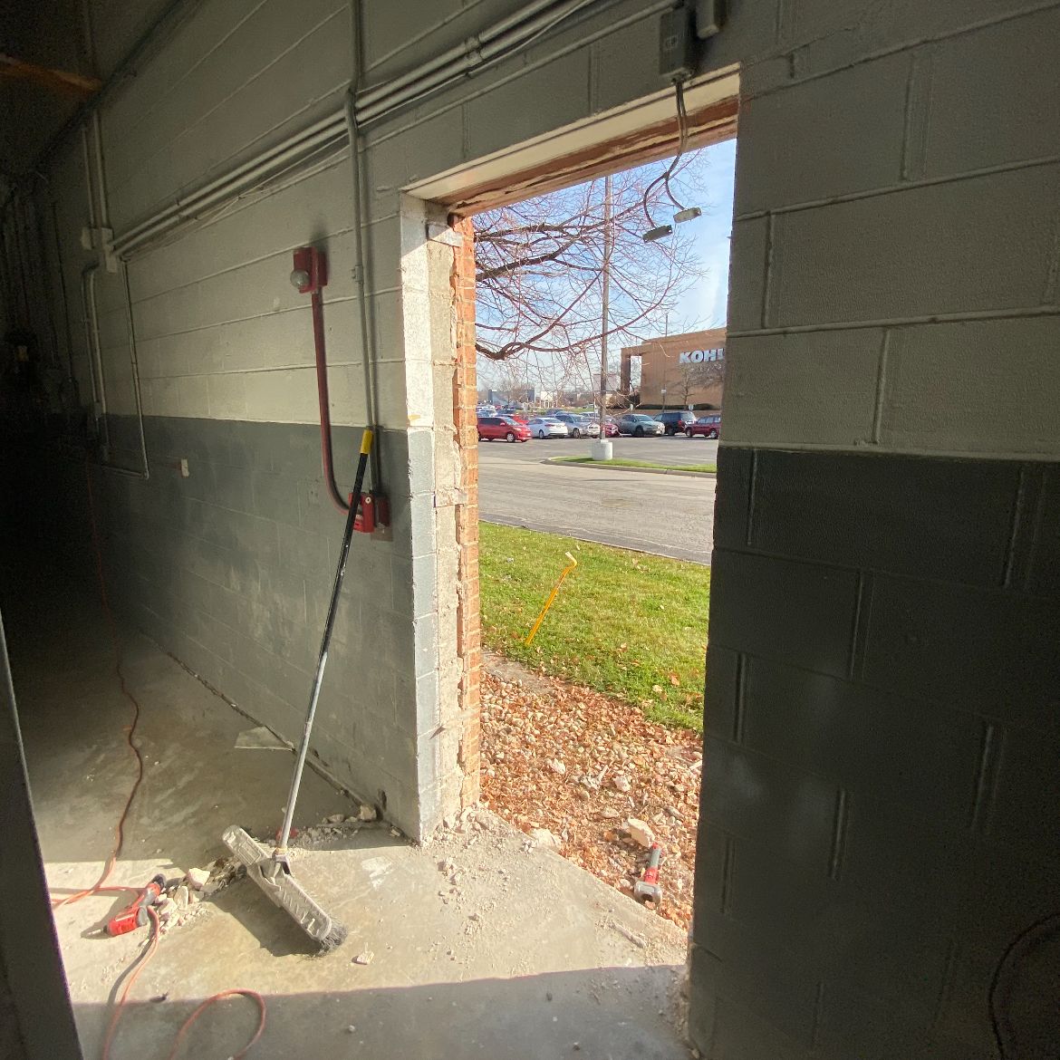 Listing Image0