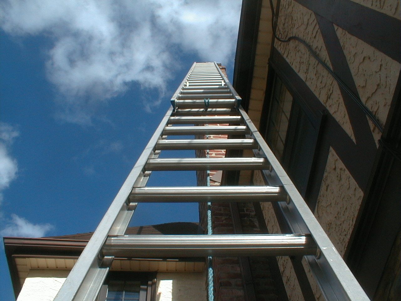 Listing Image0