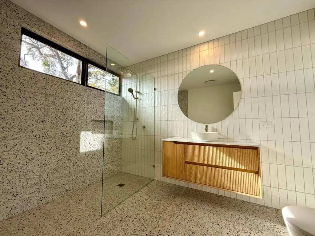 Listing Image0