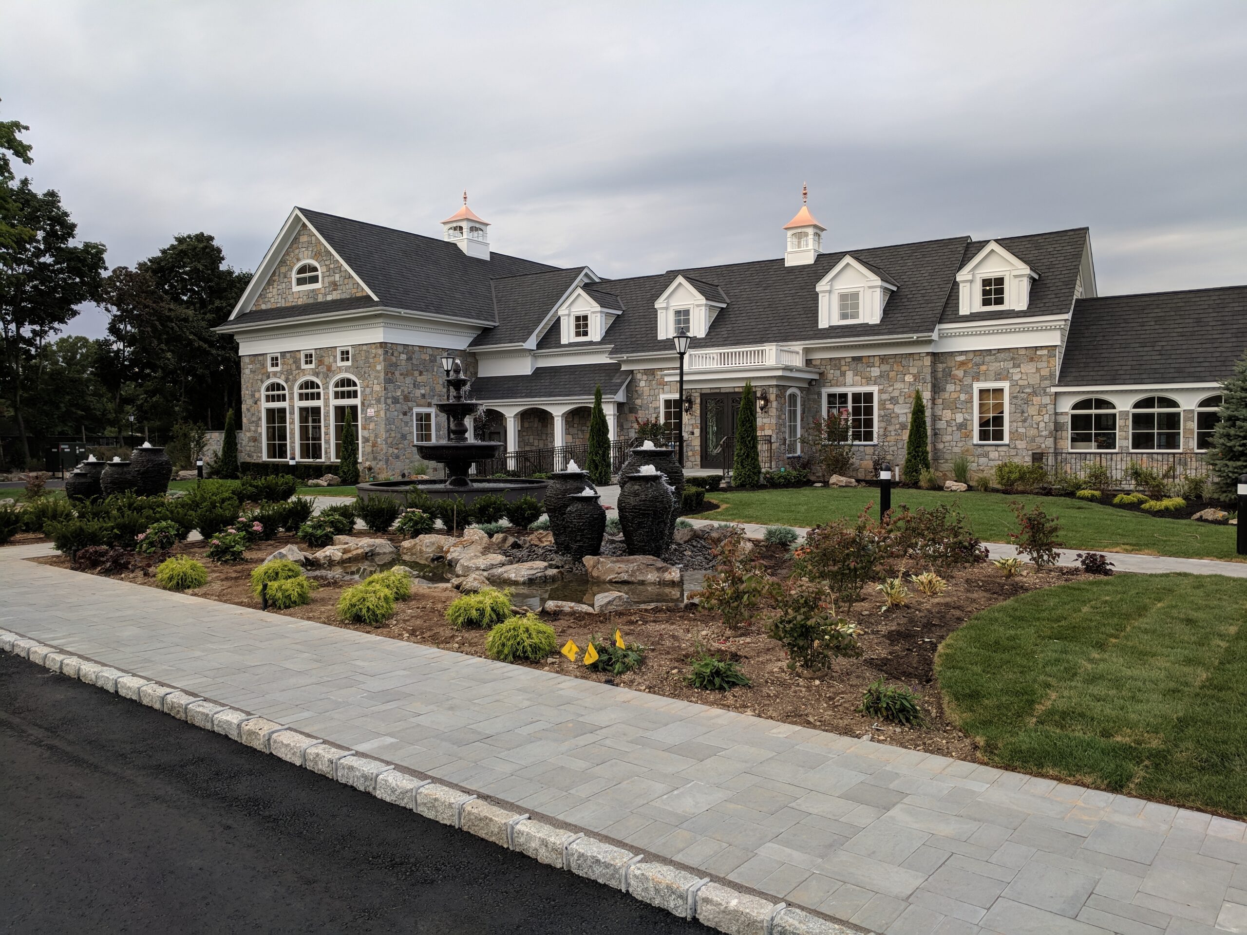 Listing Image0