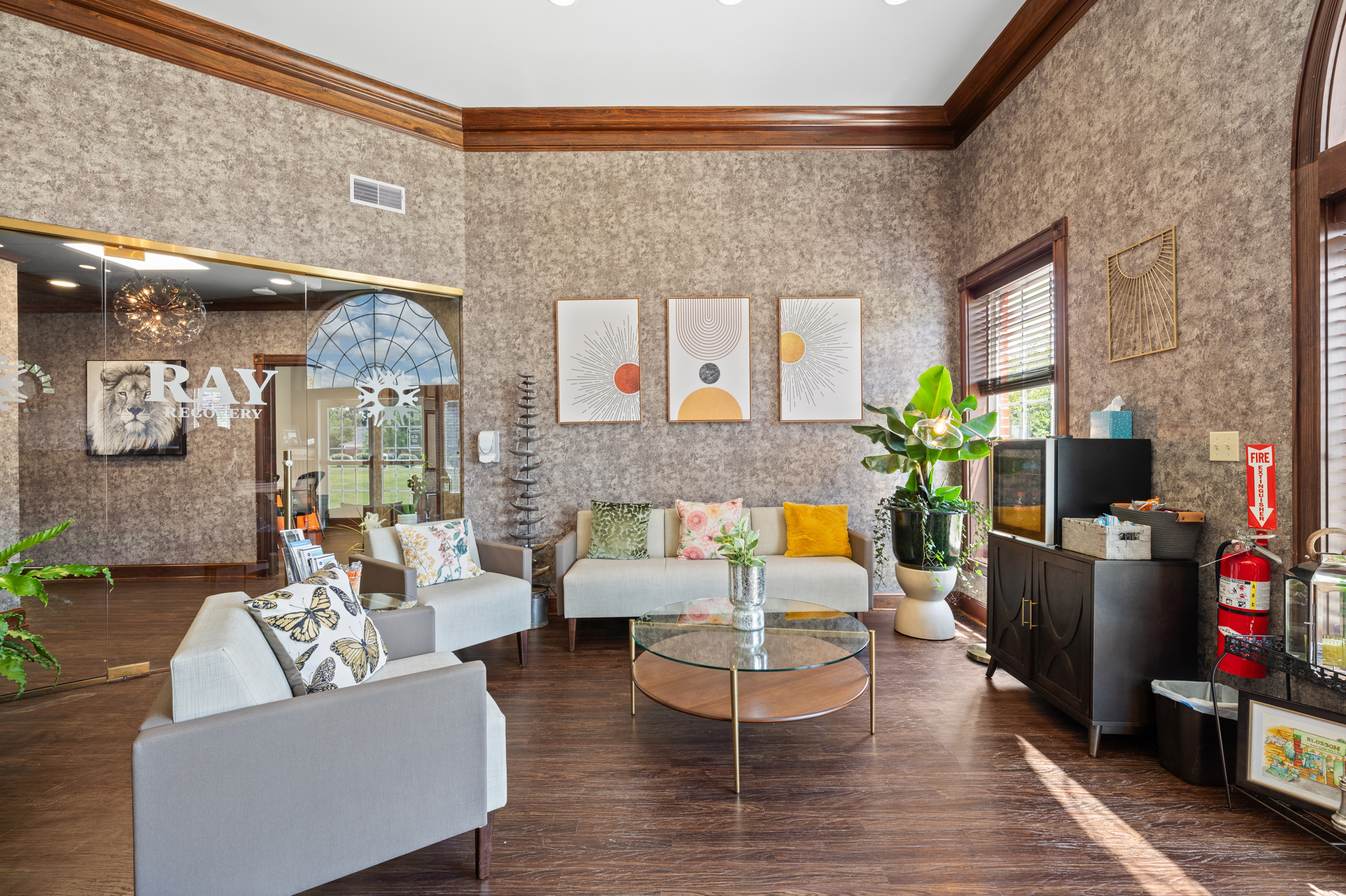Listing Image0