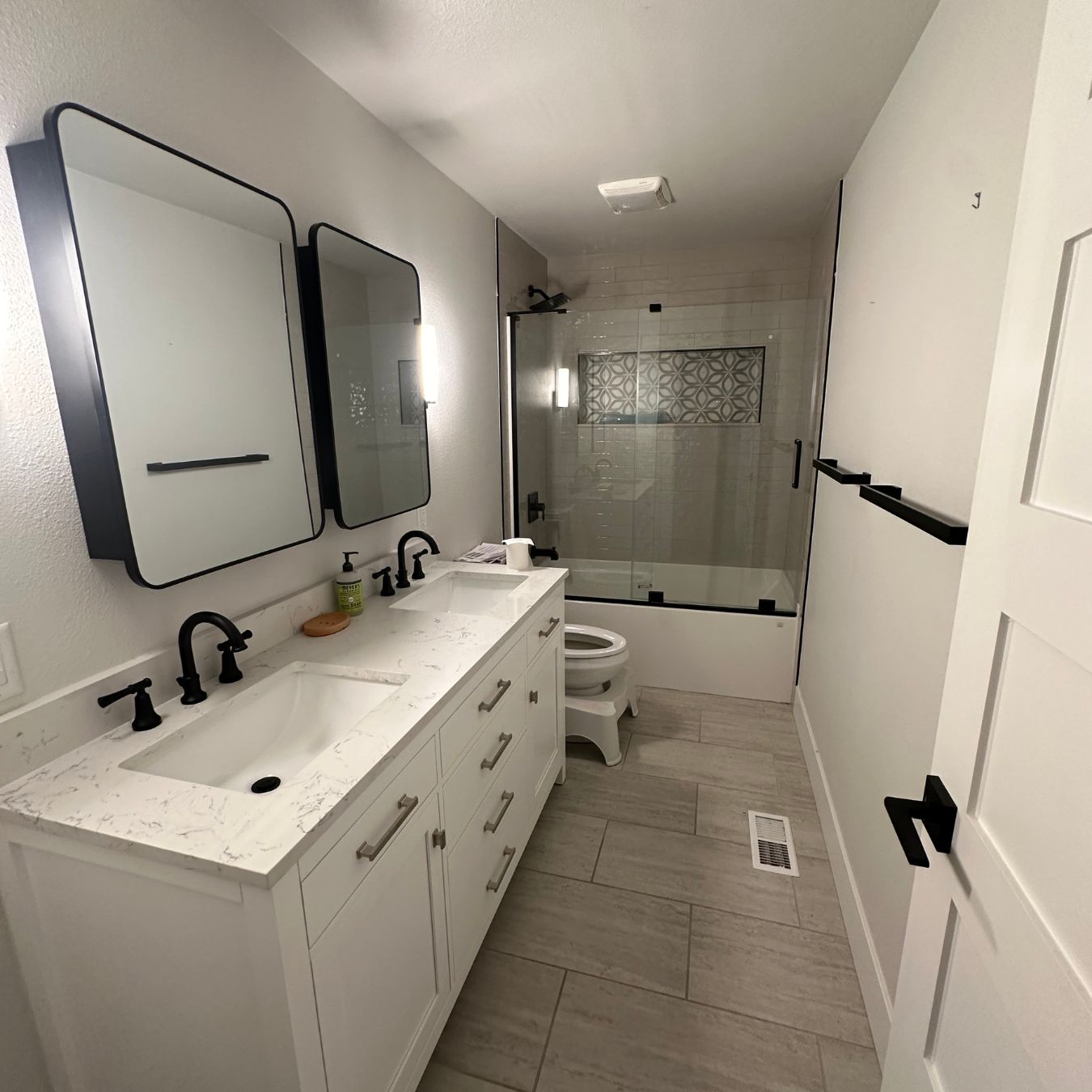 Listing Image1